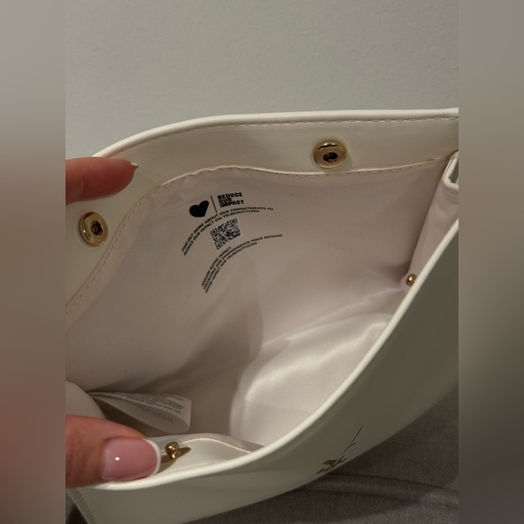 Yves Saint Laurent White Cosmetic Pouch - Picture 5 of 5